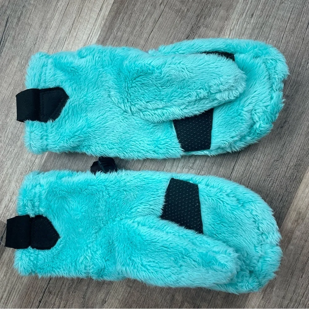 The North Face Kids Aqua Cable Knit Hat and Mittens Set